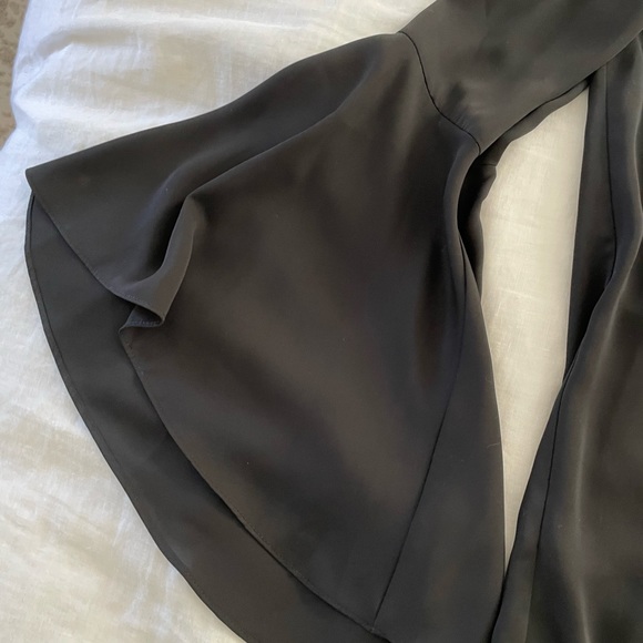 Amanda Uprichard bell sleeve blouse size S- LIKE NEW - Picture 2 of 5